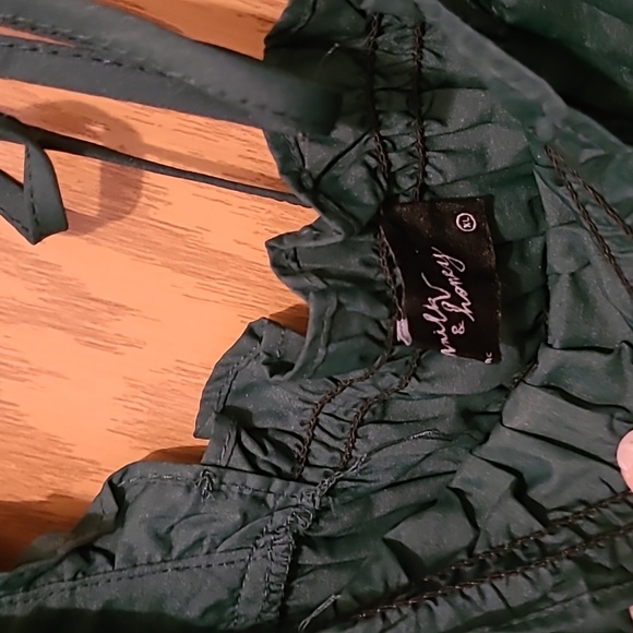 Milk&Honey XL Forest Green Long-Sleeve crop top Blouse - Picture 2 of 3